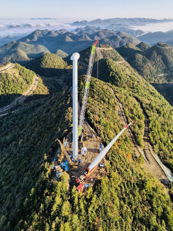 重庆华电奉节分水岭100MW风电项目风机吊装工程（26台）